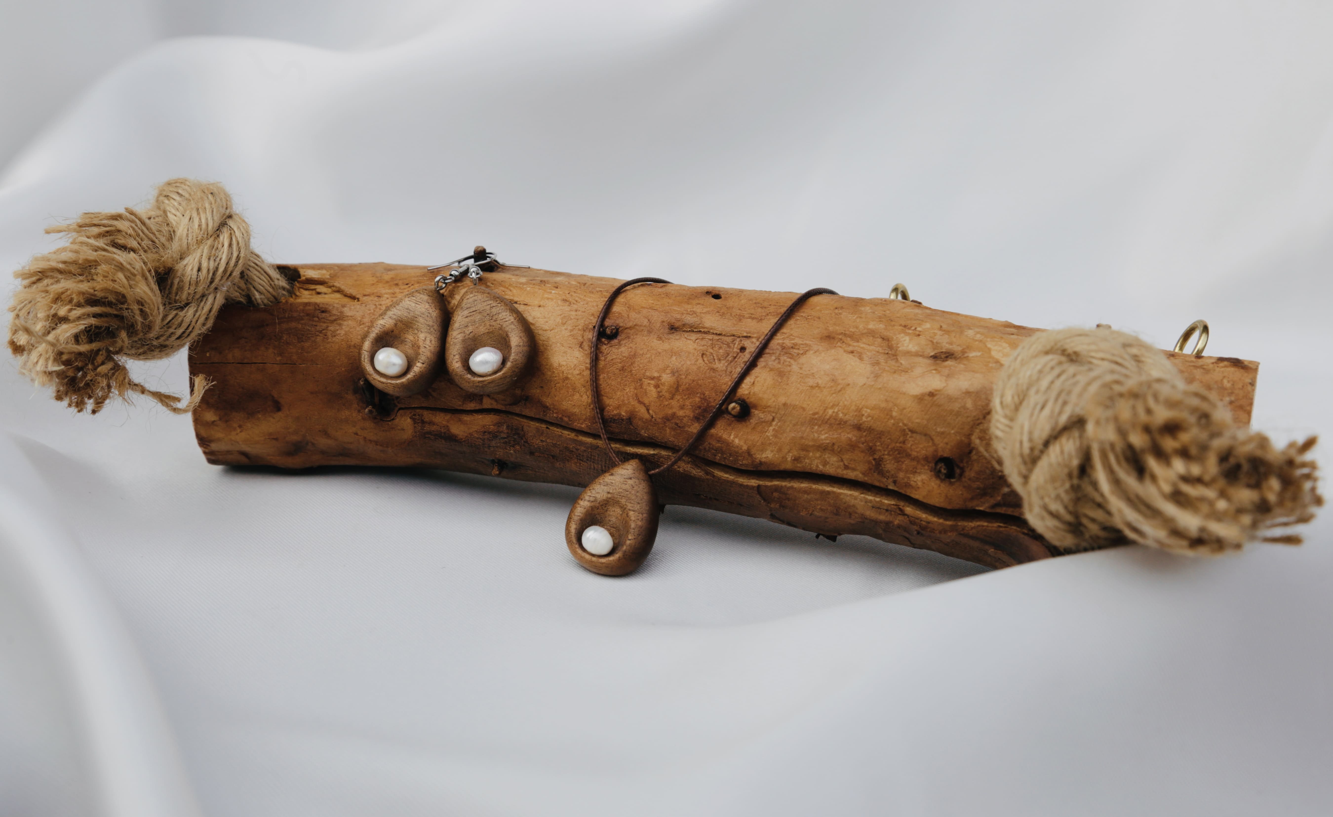 Wooden pearl necklace