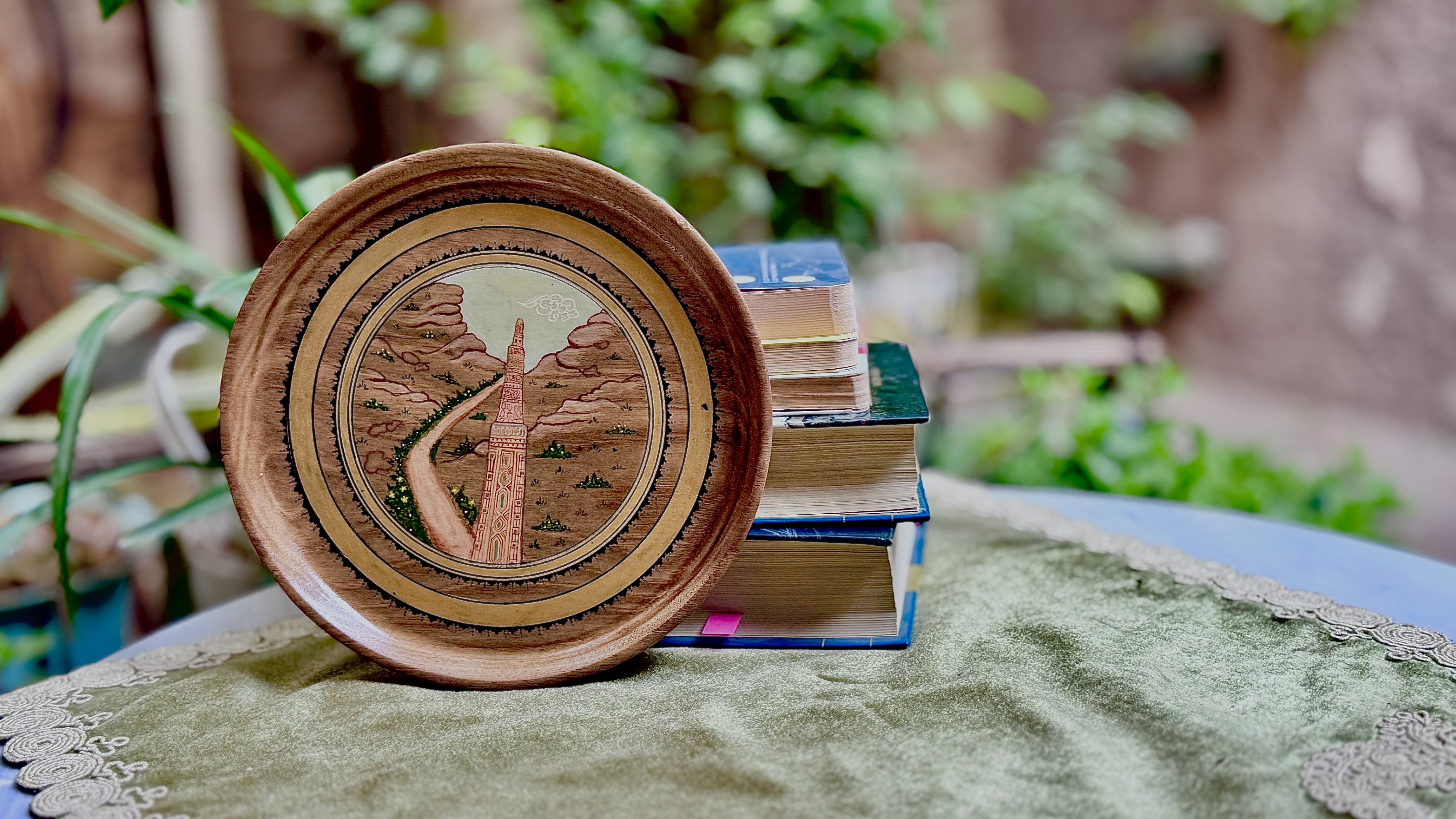 Miniature plate